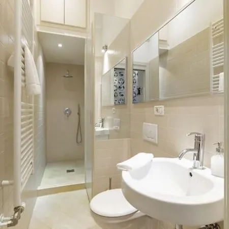 Designer Dream With Balcony At Vaci Street Budapest