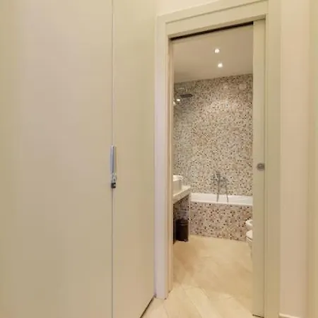 Designer Dream With Balcony At Vaci Street Apartment *