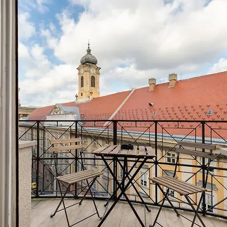 Designer Dream With Balcony At Vaci Street Apartment Budapest