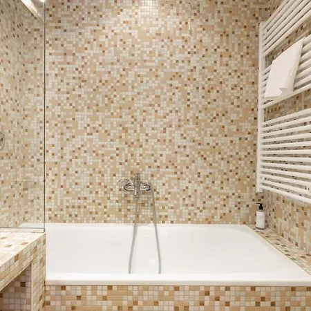 Apartment Designer Dream With Balcony At Vaci Street Budapest