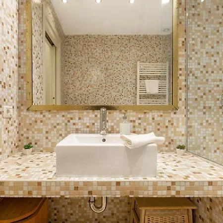 Apartment Designer Dream With Balcony At Vaci Street Budapest
