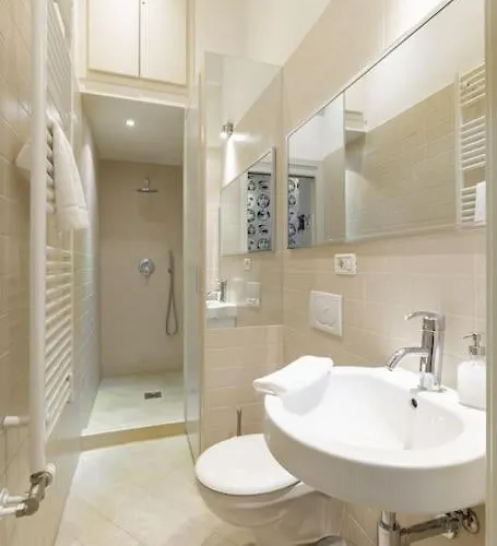 Designer Dream With Balcony At Vaci Street Budapest