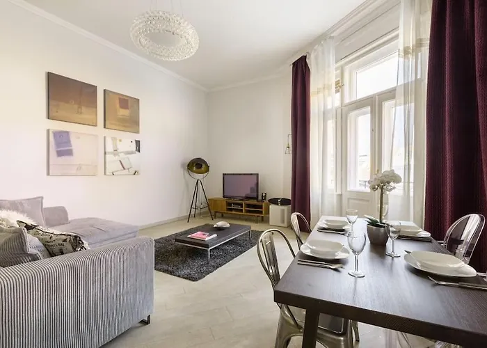 Designer Dream With Balcony At Vaci Street Appartement