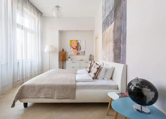 Designer Dream With Balcony At Vaci Street Appartement
