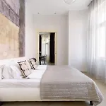 Designer Dream With Balcony At Vaci Street Apartment Budapest
