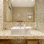 Apartment Designer Dream With Balcony At Vaci Street Budapest
